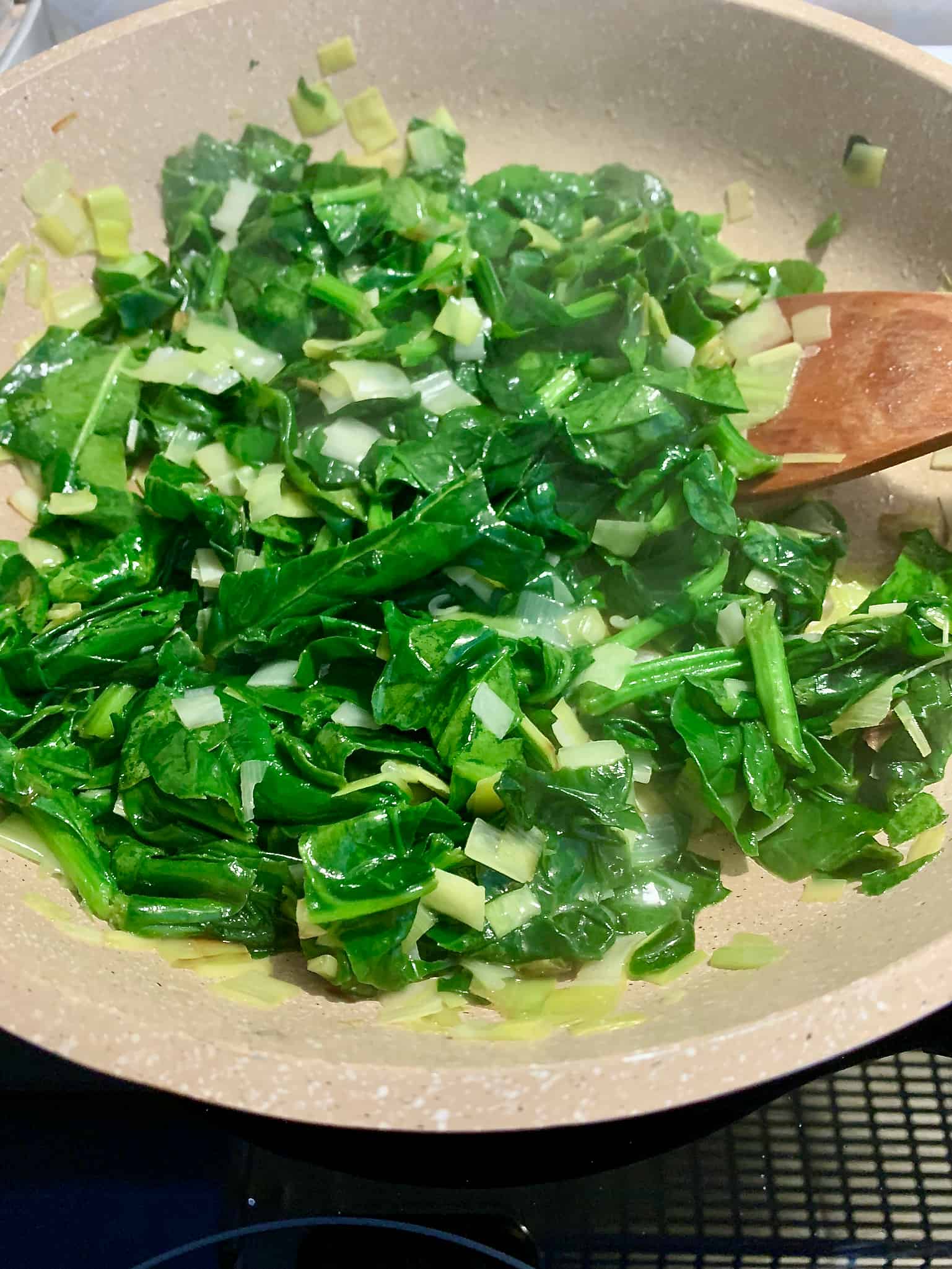 Spinach and cheese puff filling