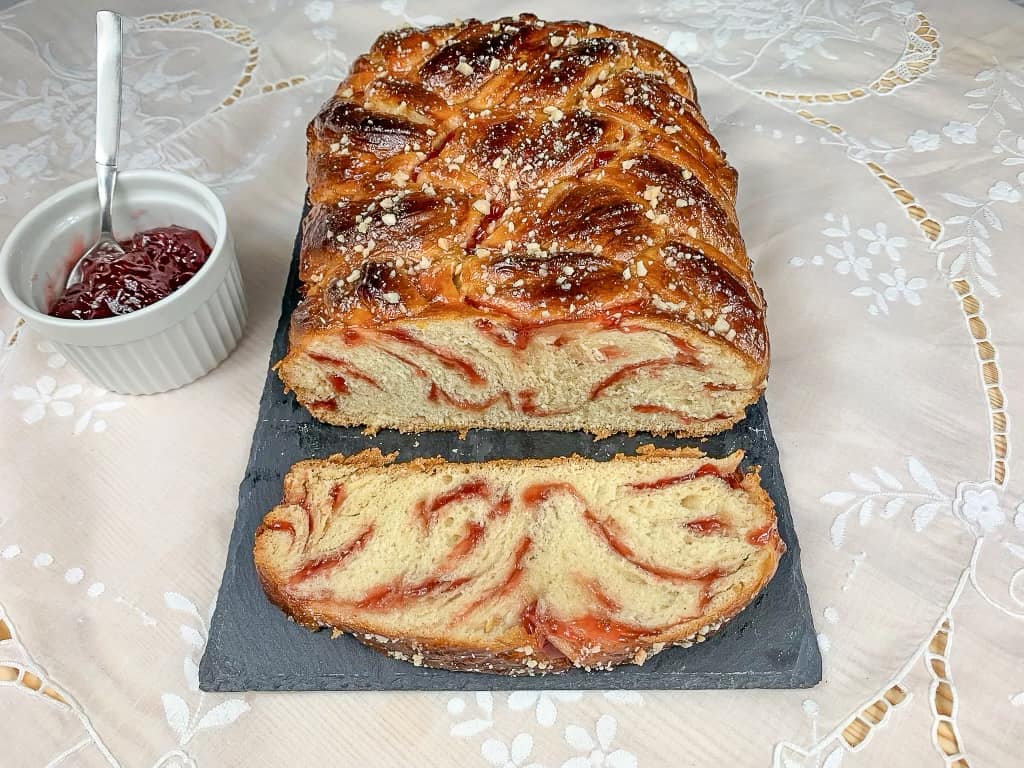 Stuffed tsoureki with strawberry jam