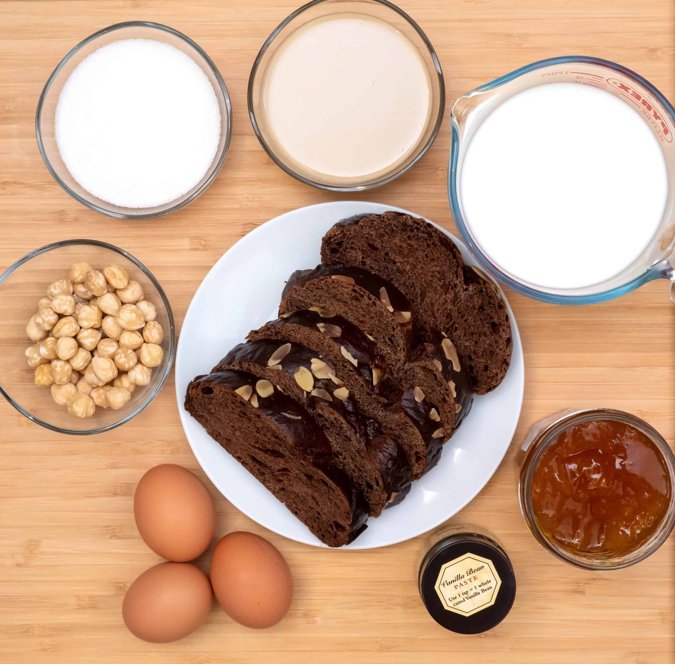 Tsoureki pudding ingredients