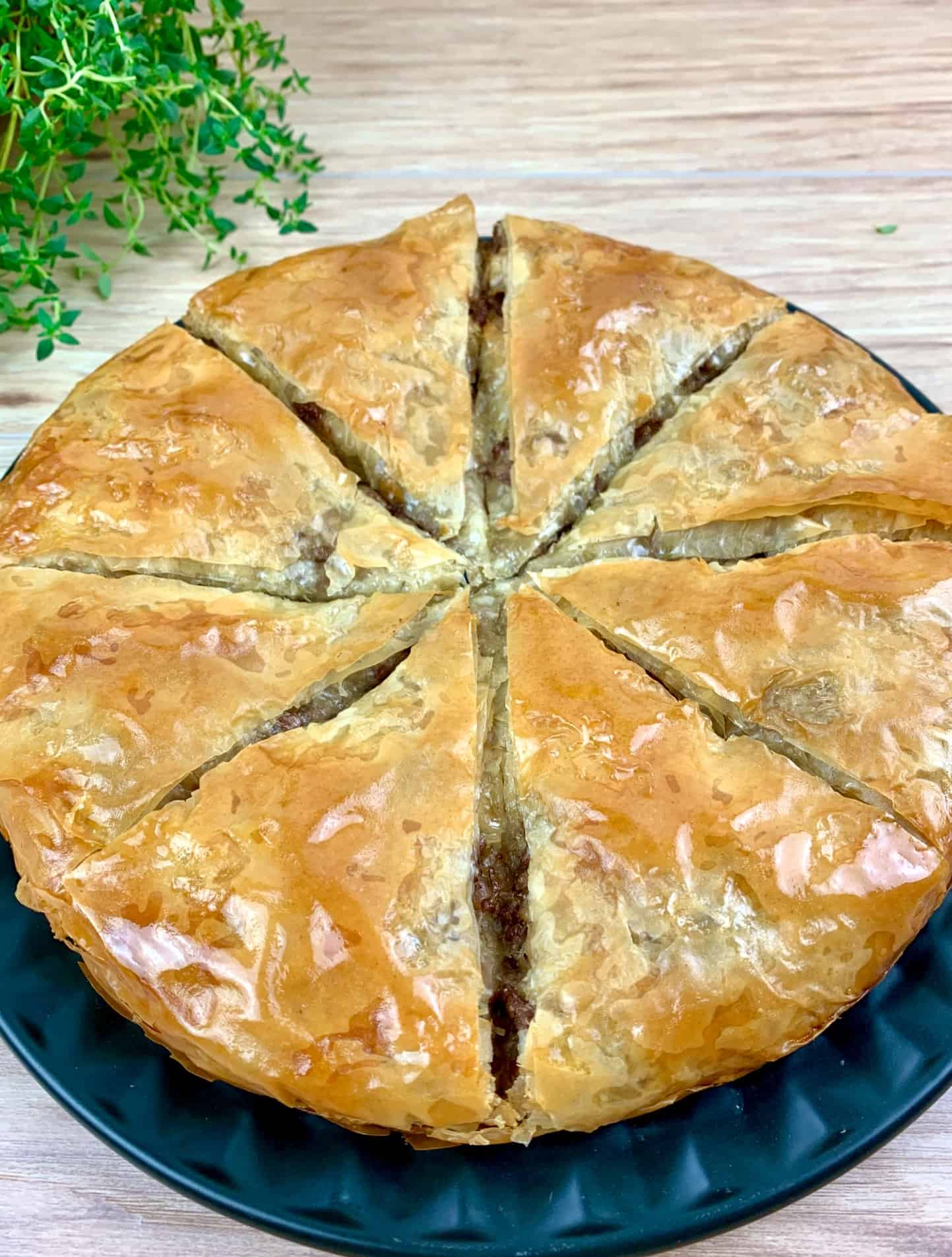 Greek ground meat phyllo pie (Kimadopita) baked 1